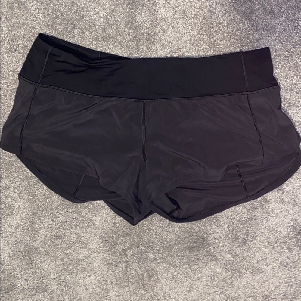 Black Lulu Lemon Speed Up shorts